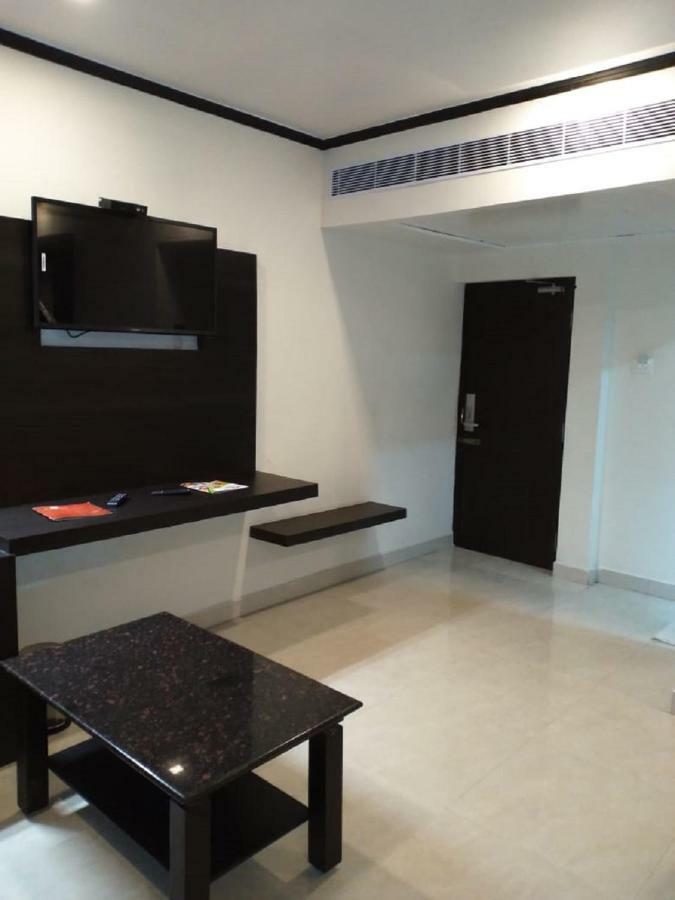 Saravanaa Residency Madurai Bagian luar foto