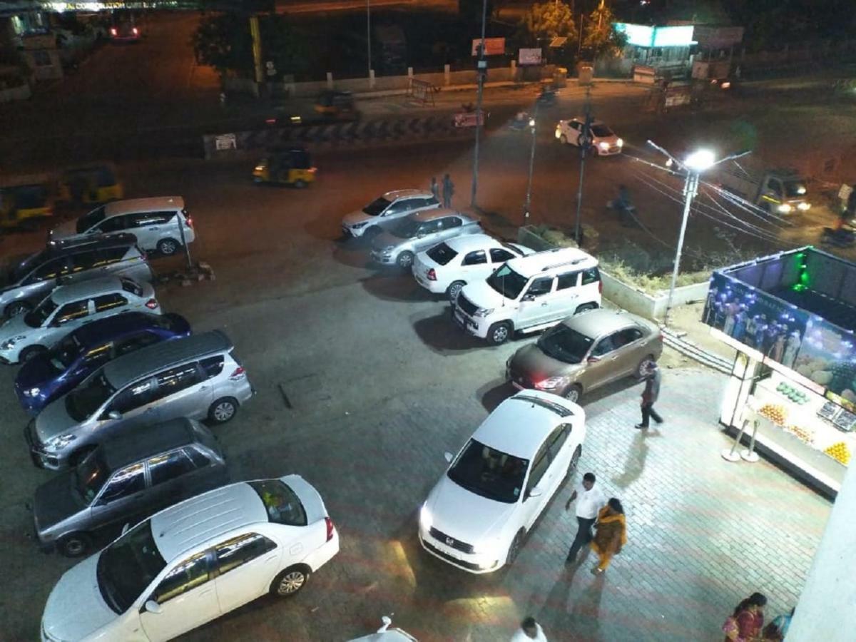Saravanaa Residency Madurai Bagian luar foto